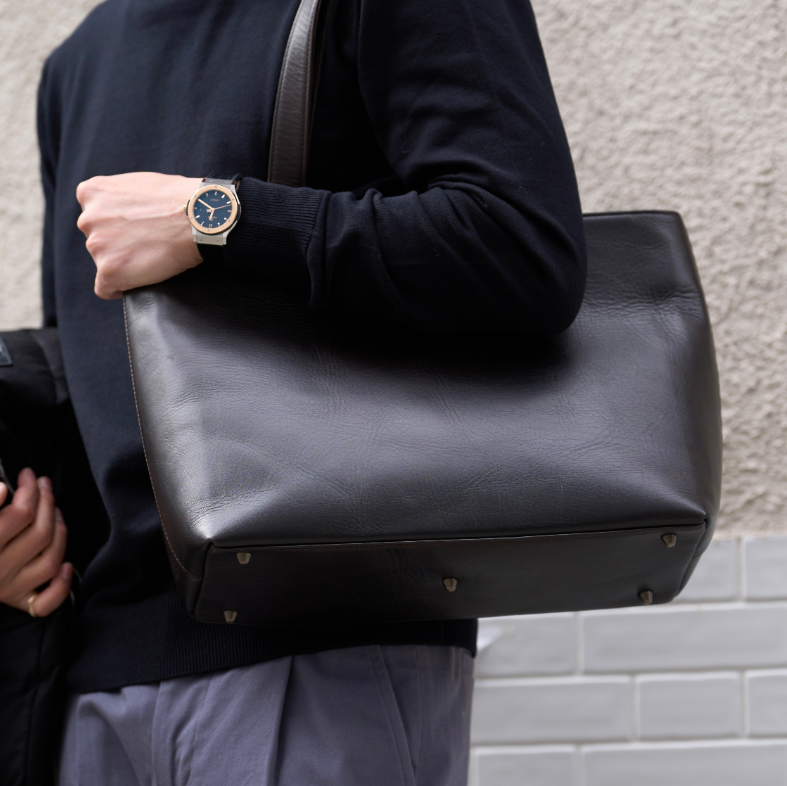 「トートバッグを見て頂いた反応が良かったのでこちらも“予約販売”ですね」