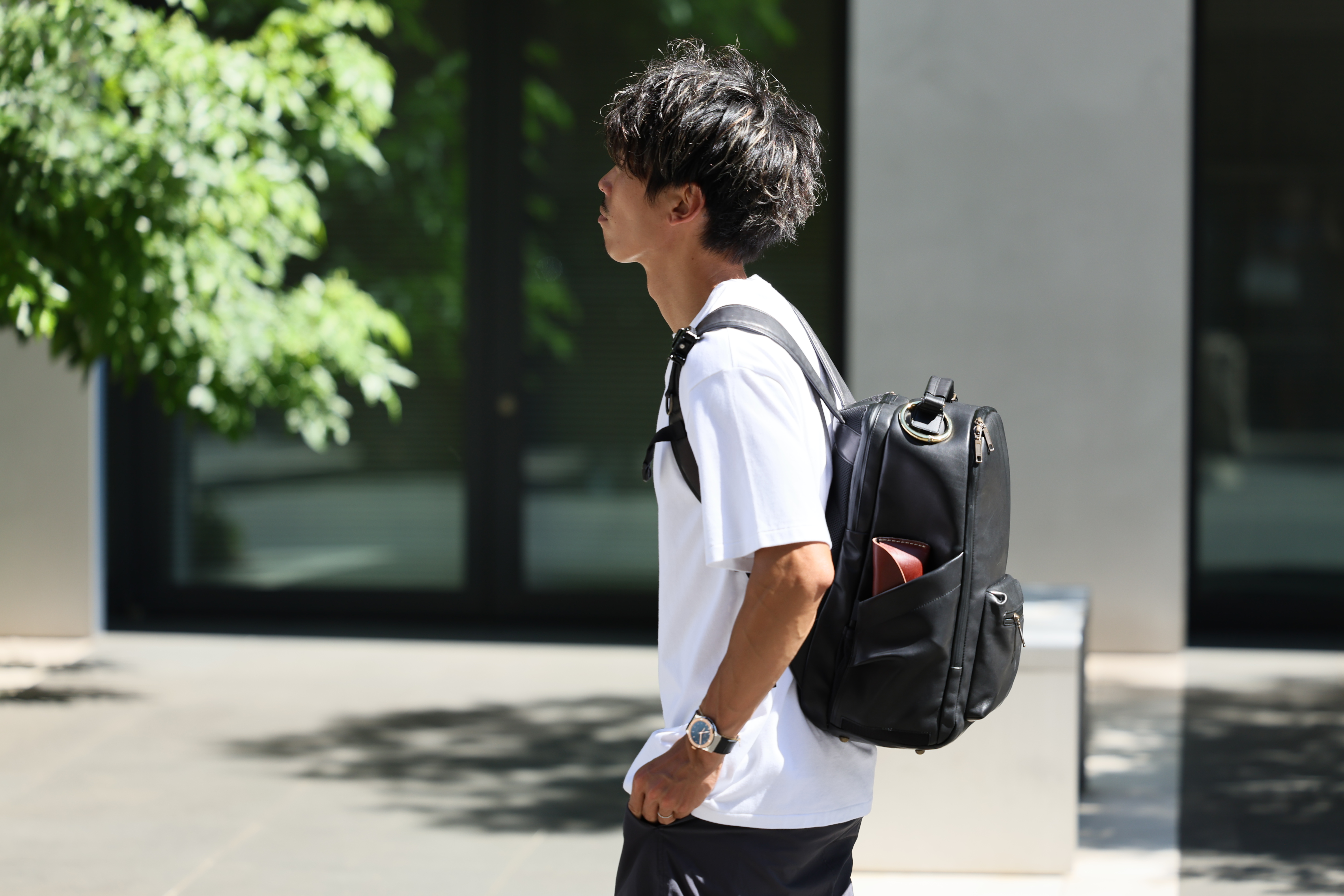 ステアレザーの経年変化を育てる週末シーン