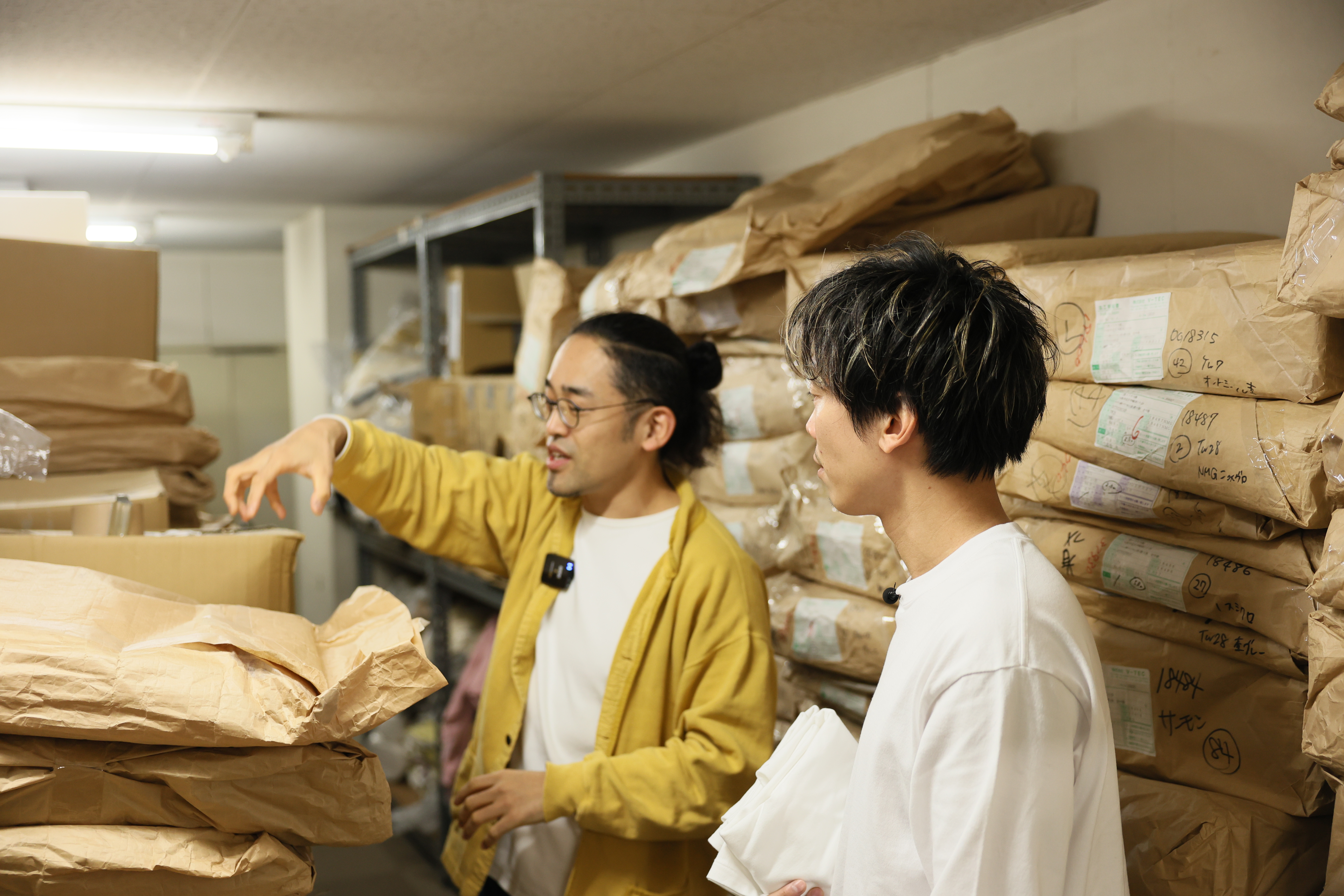 高木メリヤスの生地在庫棚