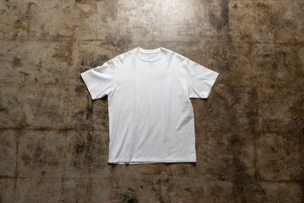 温度帯別Tシャツの選び方 - 5oz/7oz/9oz オンスで変わる着心地と季節の使い分け